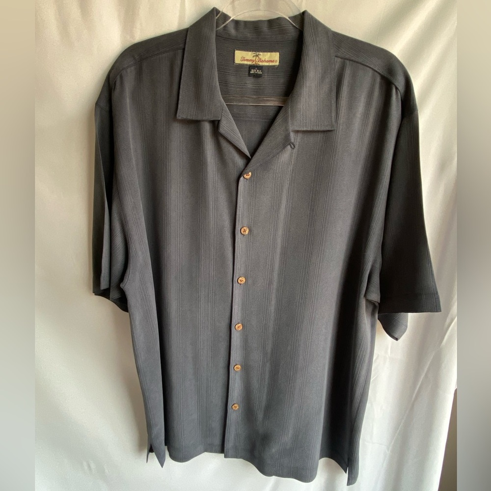 Tommy Bahama Men's 100% Silk Short Sleeve Button Down Size L Blue